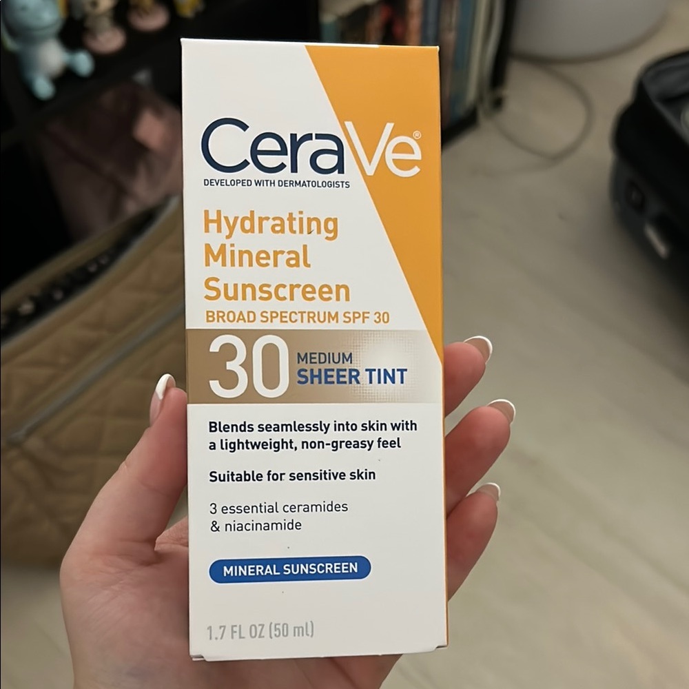 CeraVe Hydrating Mineral Sunscreen SPF 30 - Medium Sheer Tint
Never been opened